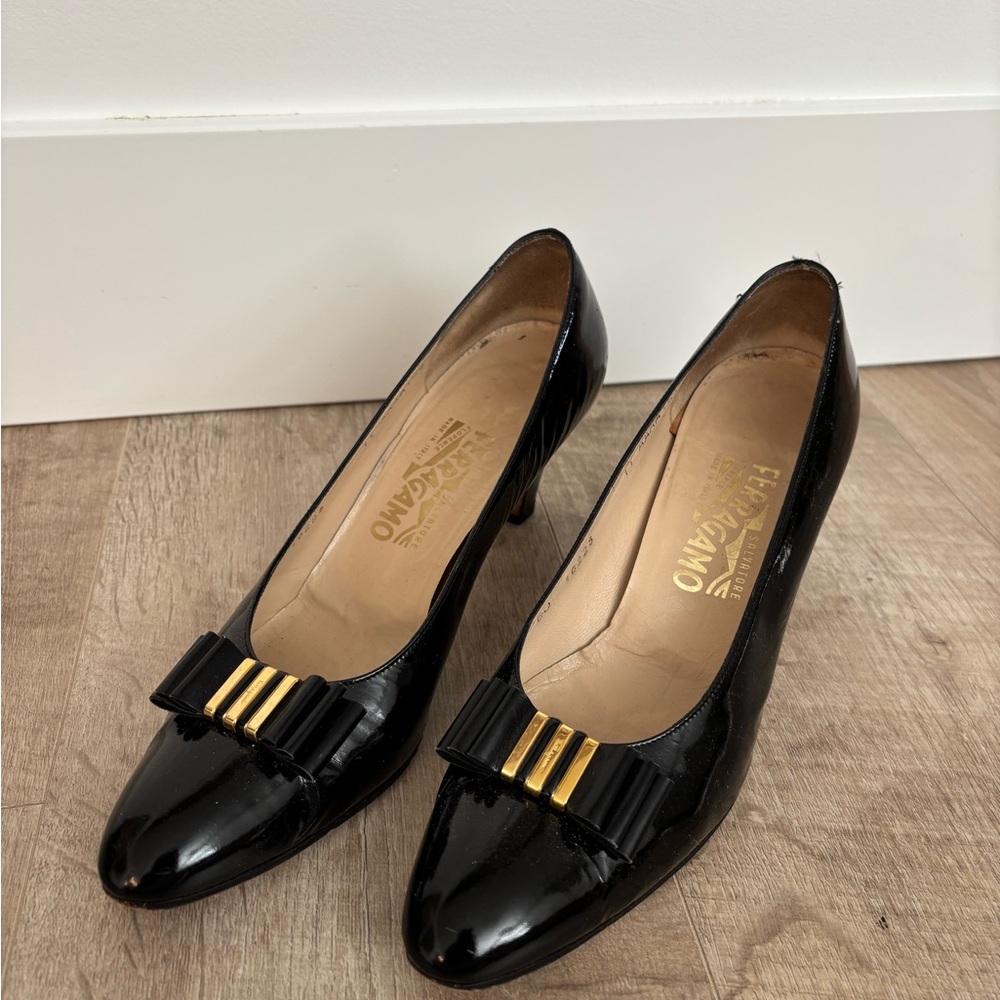 Vintage Salvatore Ferragamo Black Pumps